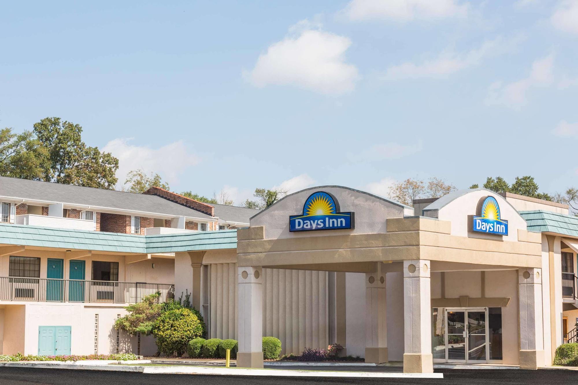 Days Inn By Wyndham Атенс Экстерьер фото